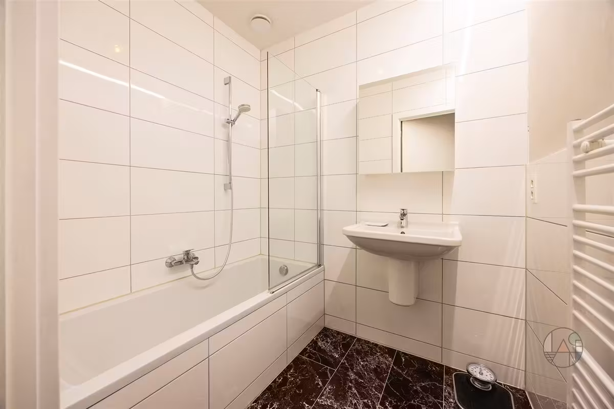 Furnished apartment with terrace, parking and gym in Antwerp - 11