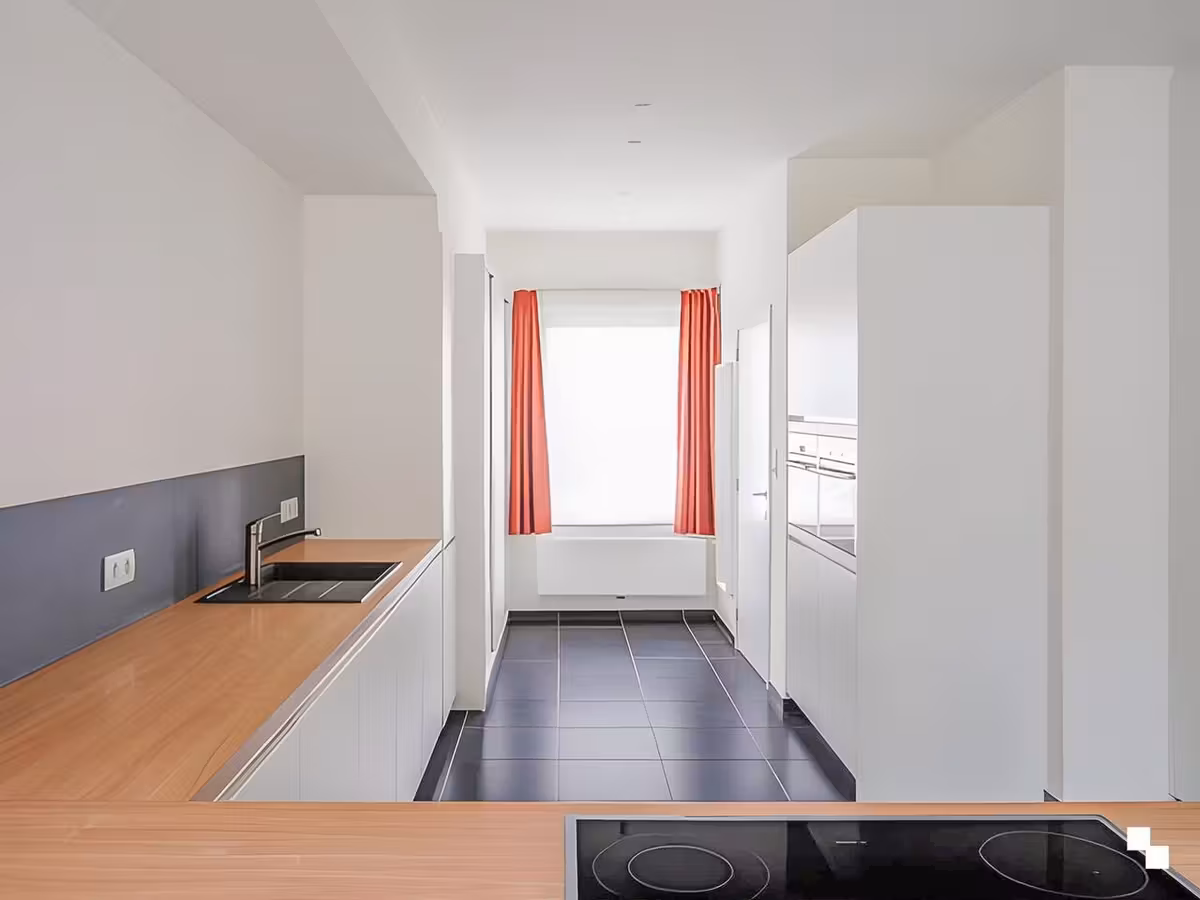 Gerenoveerde rijwoning met 3 slaapkamers - 8