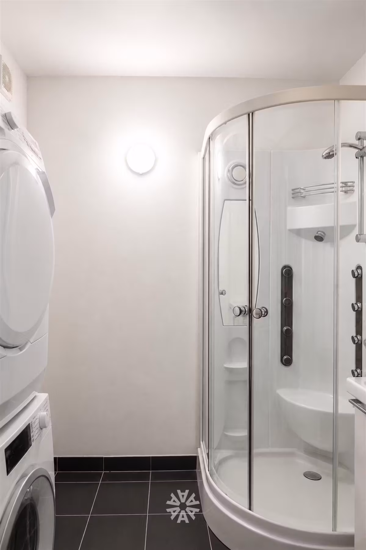 Spacious furnished three-bedroom apartment for rent near Zuidpark Ghent - 6