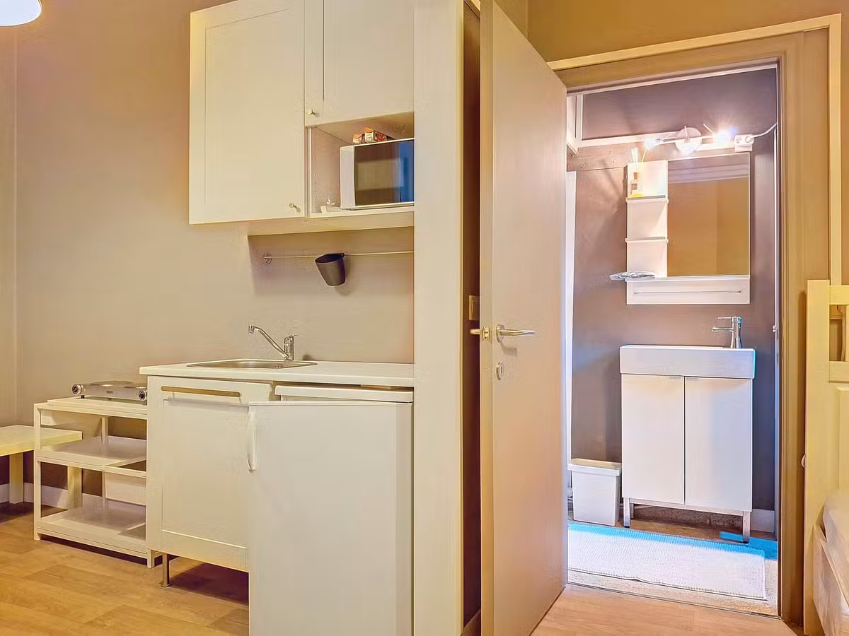 Gemeubelde studio aan Place Flagey - 12