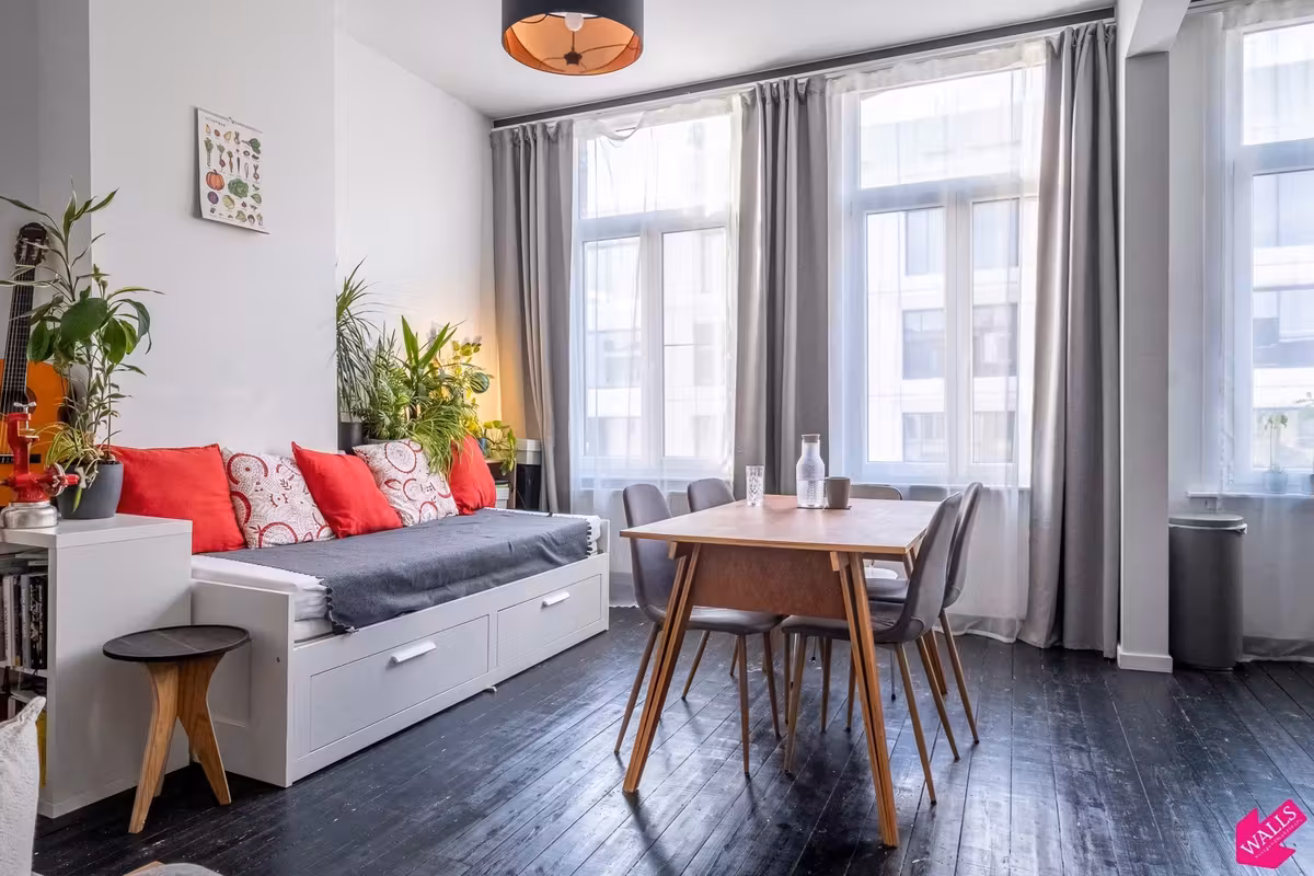 Licht en ruim 1 slaapkamer appartement te Berchem - 2