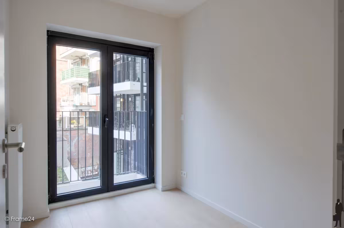 Bright 2-bedroom apartment with terrace - 4