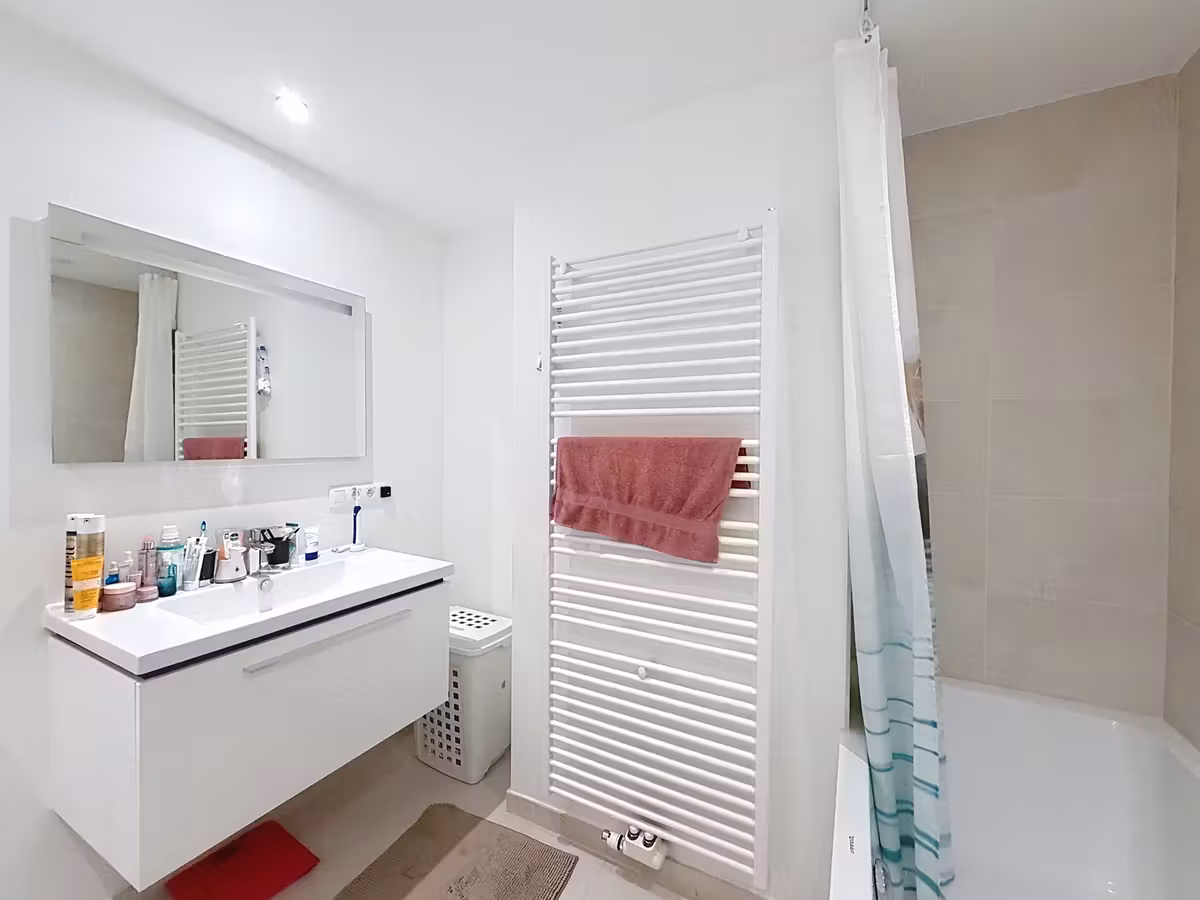 3-bedroom apartment with large terrace - 17