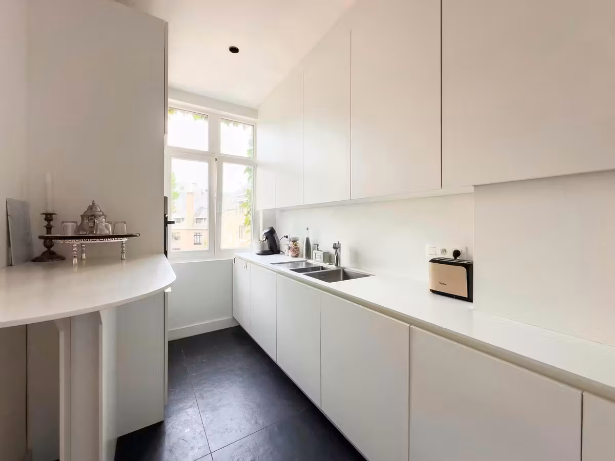 Two-bedroom apartment in Ixelles - 9