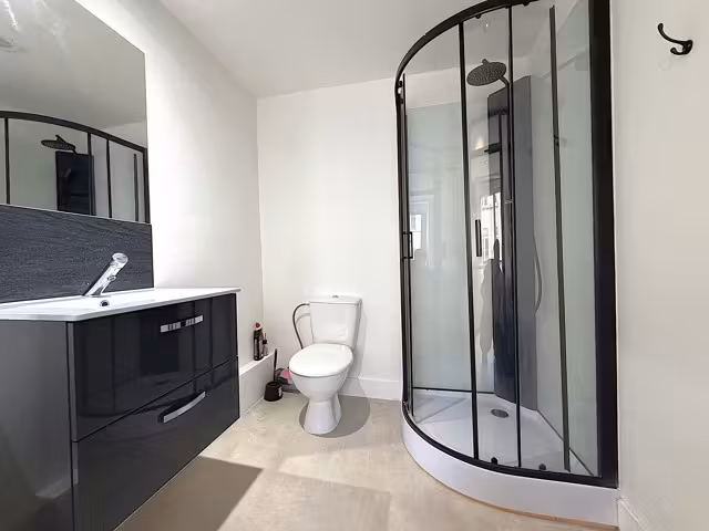 Studio with balcony in Saint-Gilles - 4
