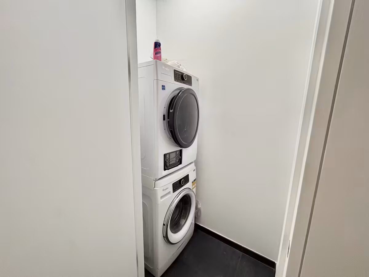 Twee-slaapkamer appartement met groot terras - 4