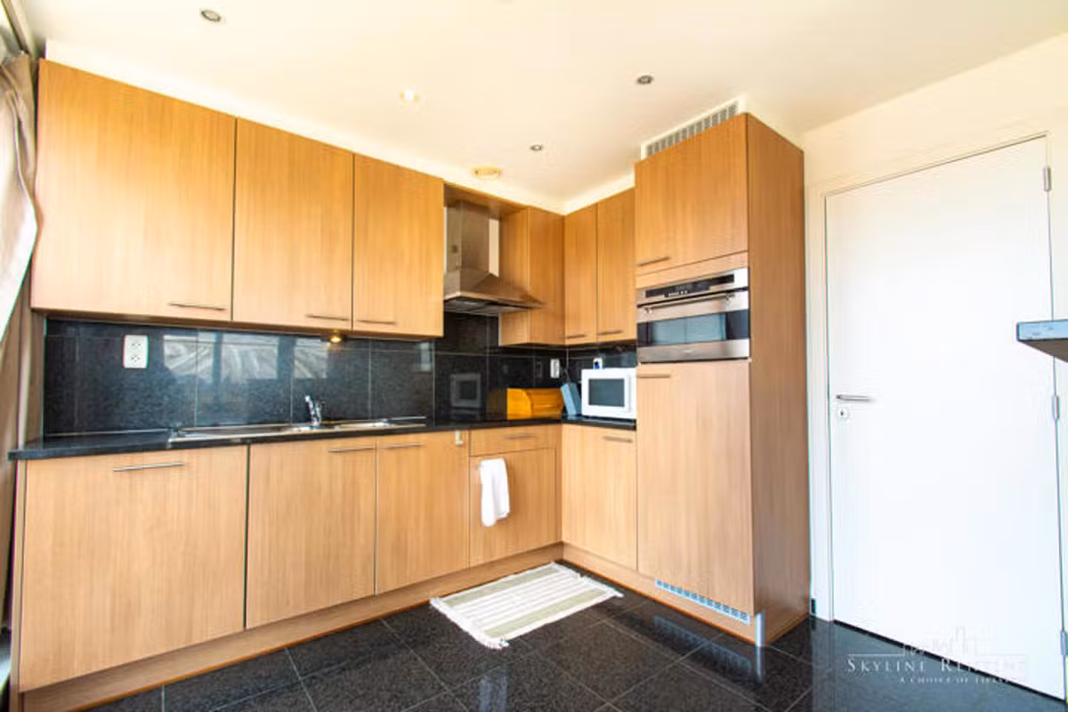 Gemeubileerde penthouse met terras in het Europese kwartier - 3