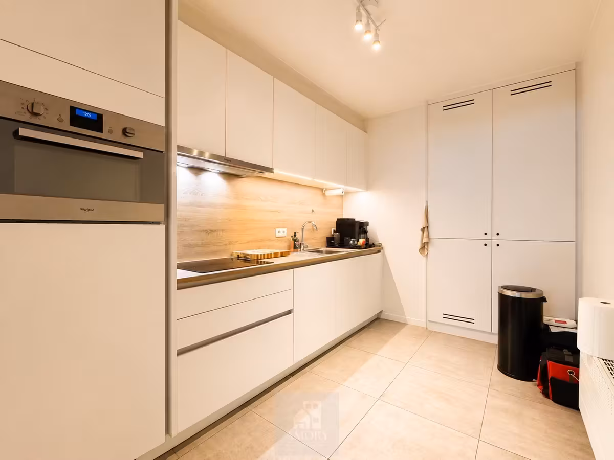 Appartement rénové avec 2 chambres à coucher et garage - 3