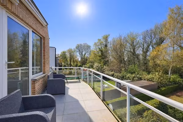 Instapklaar appartement met zonnig terras op toplocatie in Wilrijk - 5