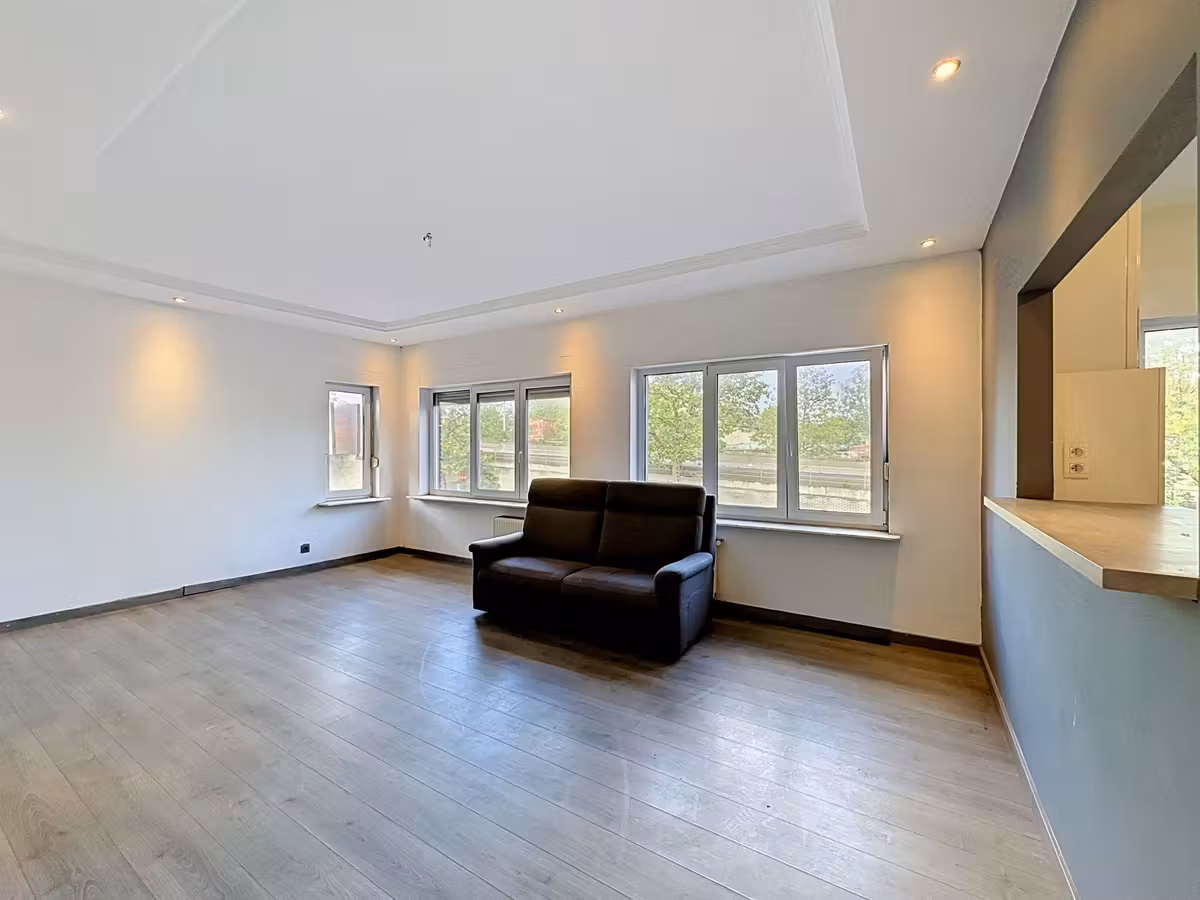 Lichtrijk hoekappartement met 2 slaapkamers te huur in Wilrijk - 8