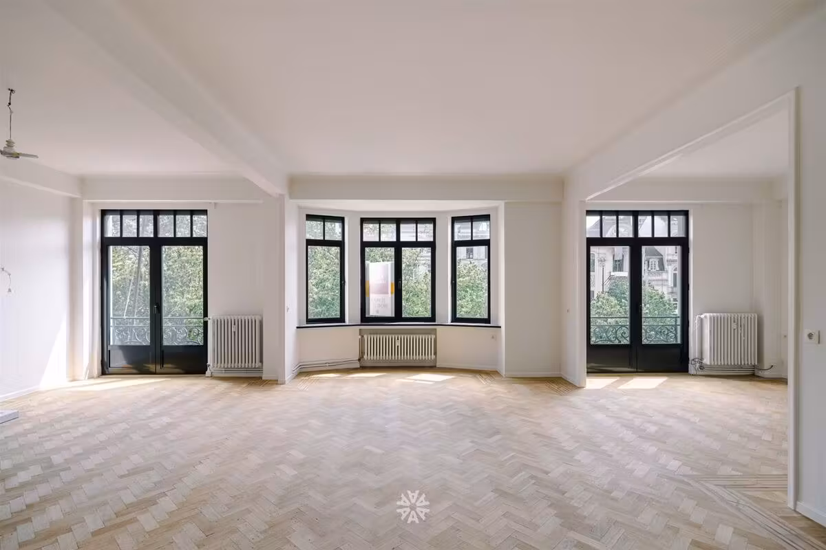 Prachtig gerenoveerd en lichtrijk op de Kouter te huur in Gent - 2