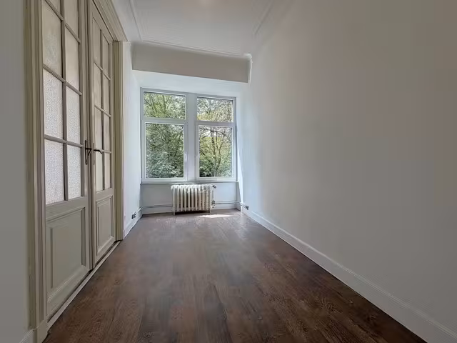 Superbe appartement rénové face au Parc Elisabeth - 7