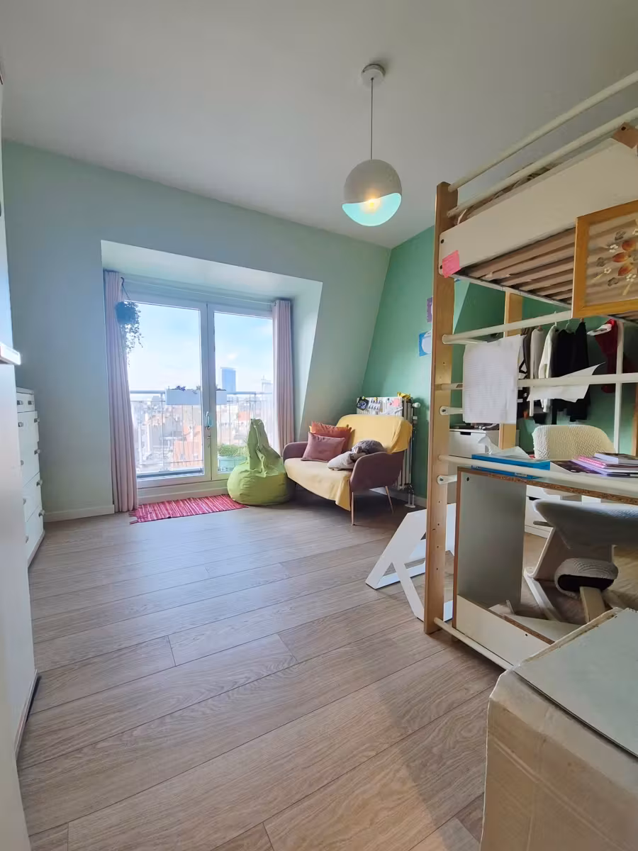 Exceptional penthouse with west-facing balcony in the EU district - 13