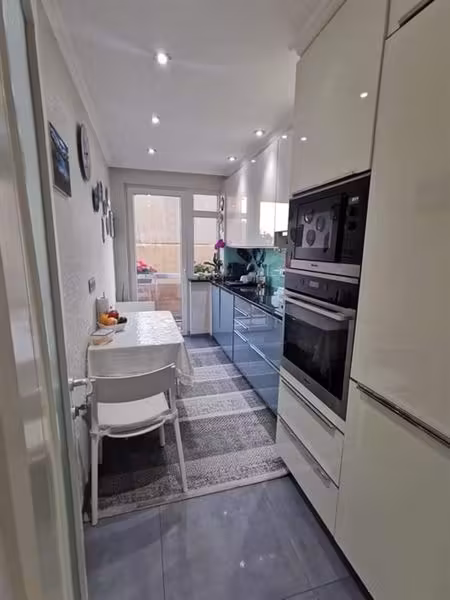 NATO! Beautiful 2-bedroom unfurnished apartment - 3