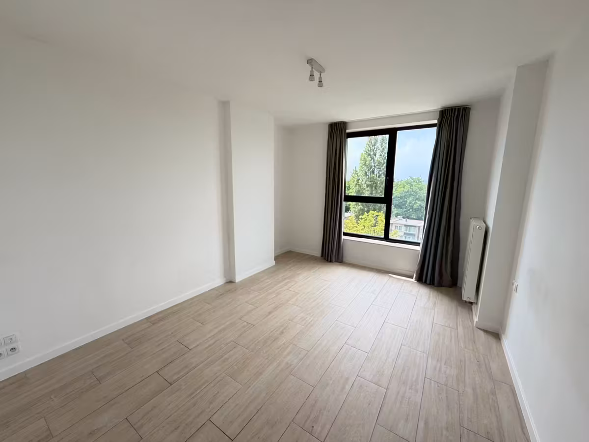 Bright 1-bedroom apartment with terrace and parking in Evere - 3