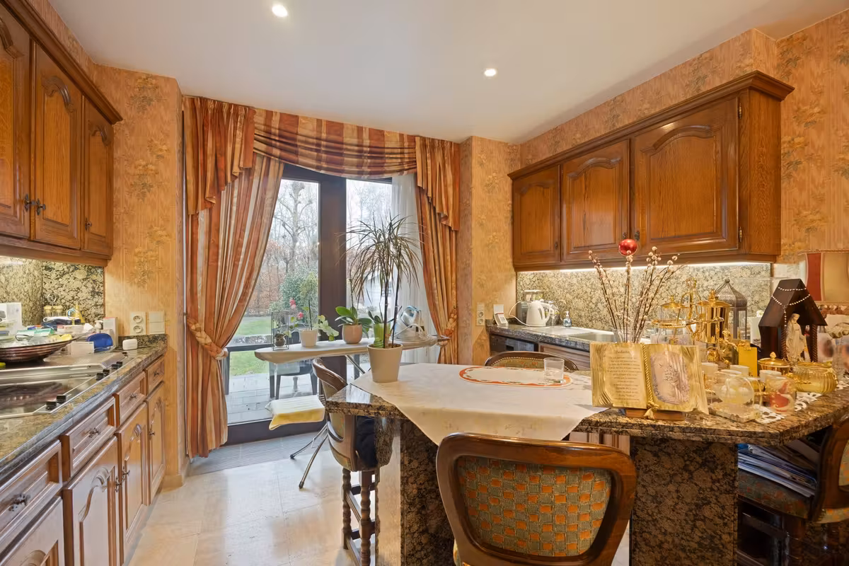 Halfopen bebouwing met zonnige tuin en garage - 12