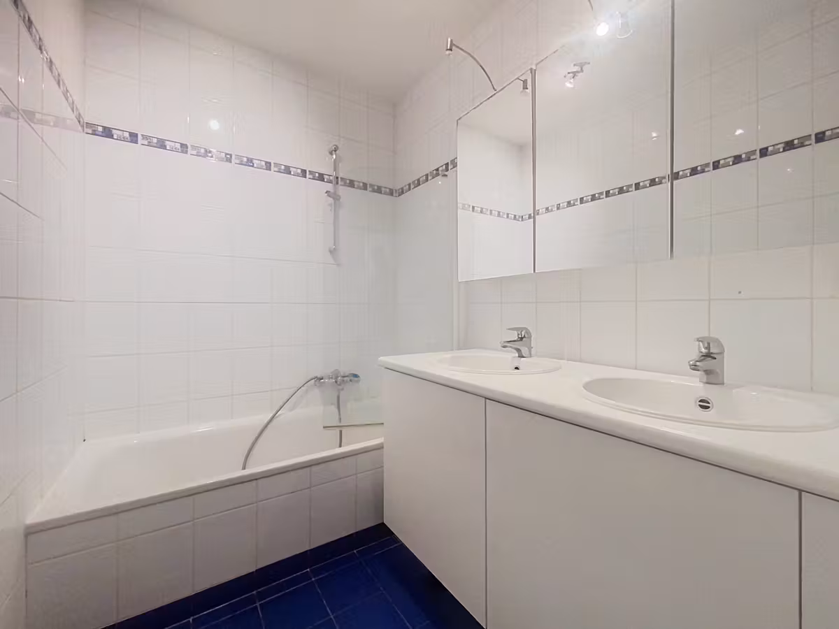Two-bedroom apartment with terrace in Evere - 22