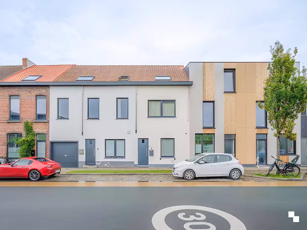 Gerenoveerde rijwoning met 3 slaapkamers - 15