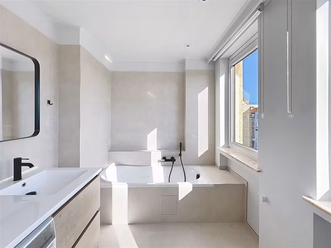 Prestigious 4-bedroom apartment in Fort Jaco - 3