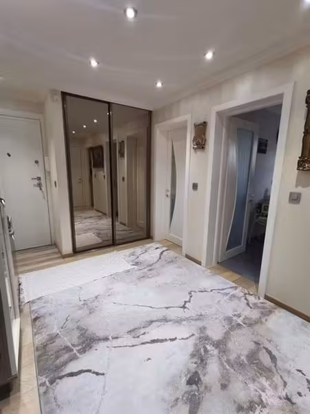 NATO! Beautiful 2-bedroom unfurnished apartment - 6