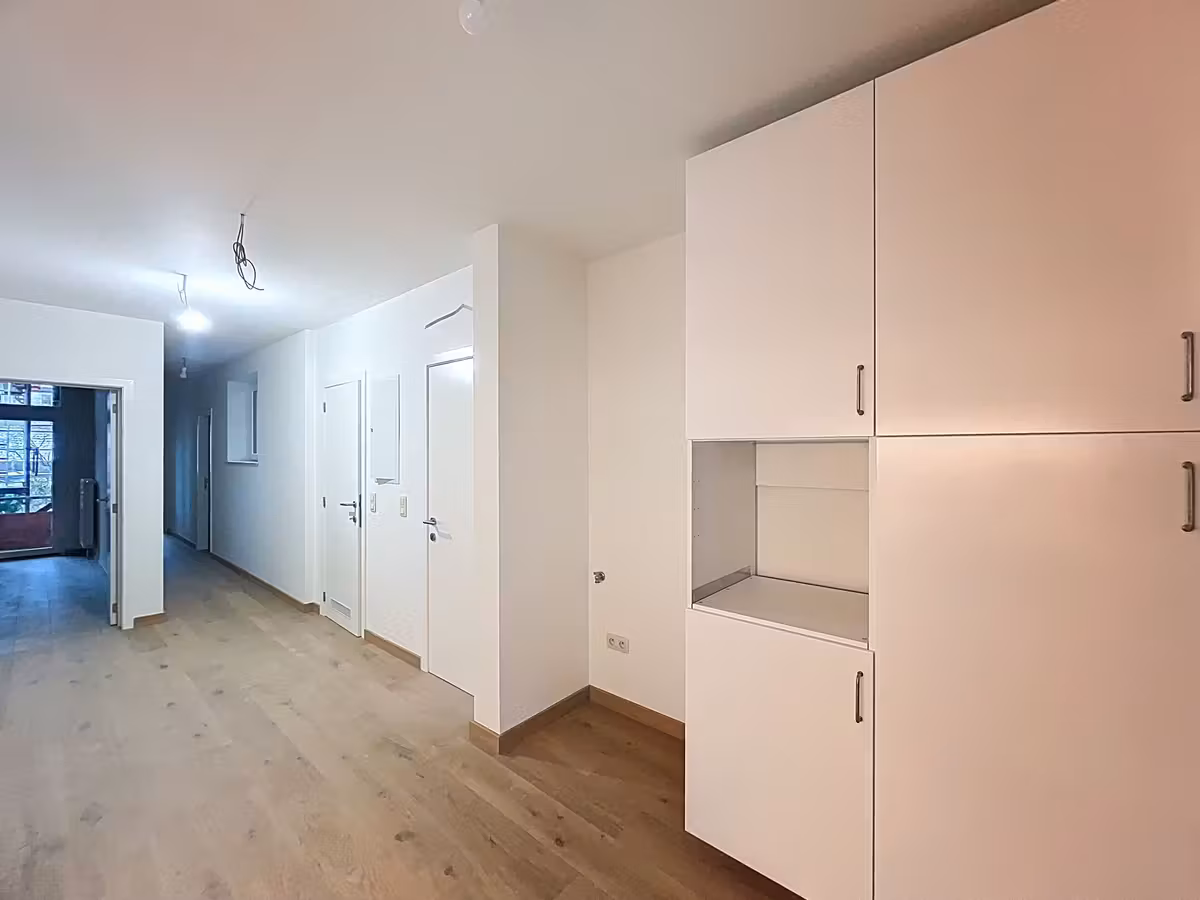 Gerenoveerd 3-slaapkamer appartement Julien Hanssenslaan - 13