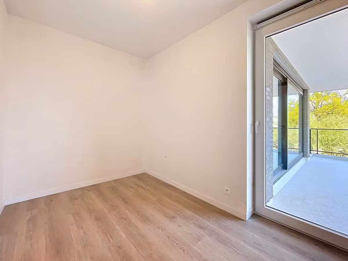 Lichtrijk 3 slaapkamer appartement te Oostakker - 12