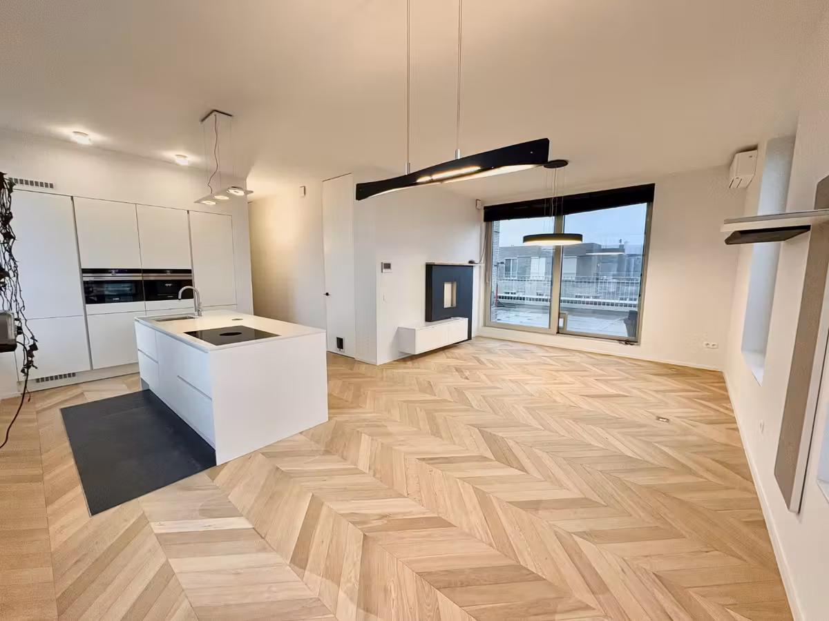 Twee-slaapkamer appartement met groot terras - 6