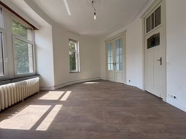 Superbe appartement rénové face au Parc Elisabeth - 2