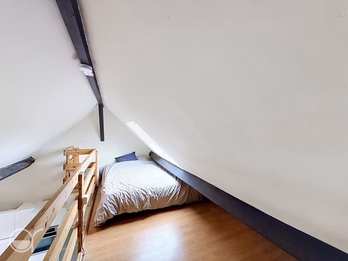Bemeubelde studio met mezzanine aan de Visserij - 4