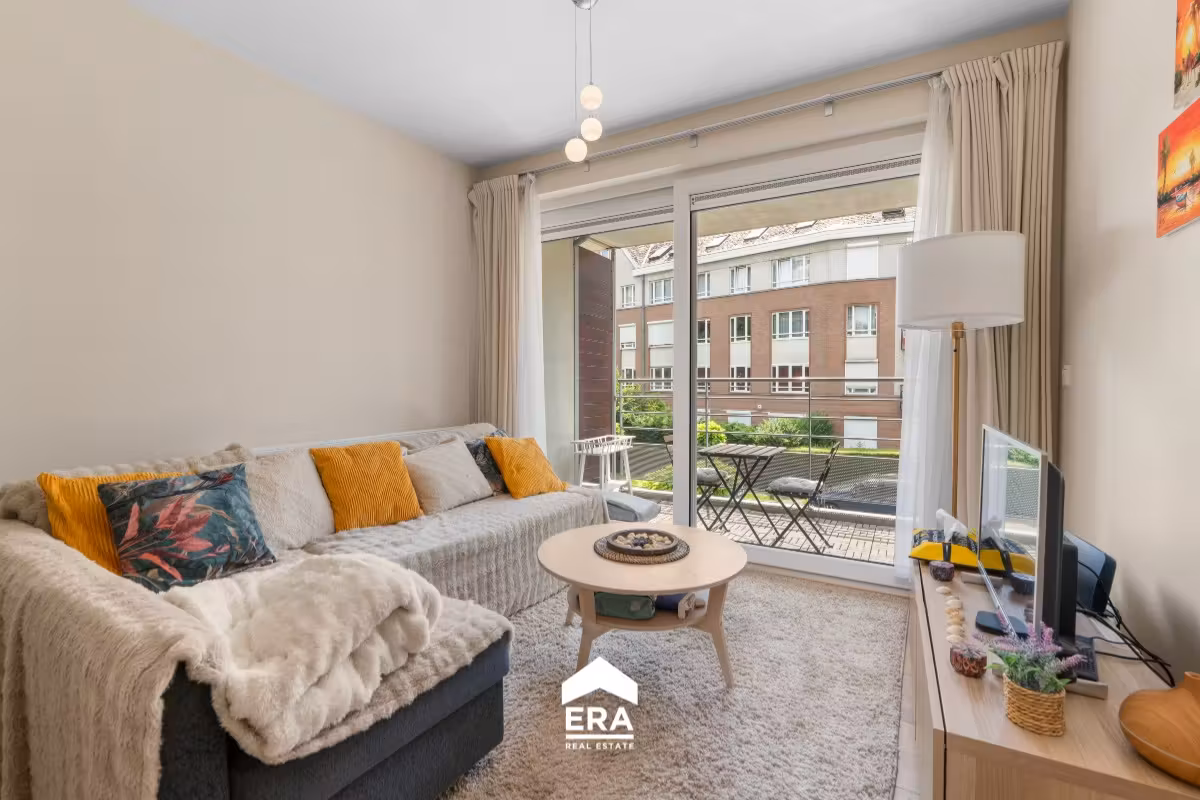 Instapklaar appartement met terras en staanplaats in Jette - 4