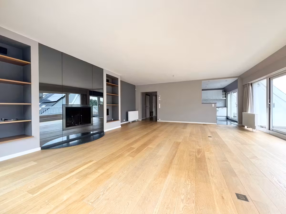 Stunning penthouse with terraces in Uccle