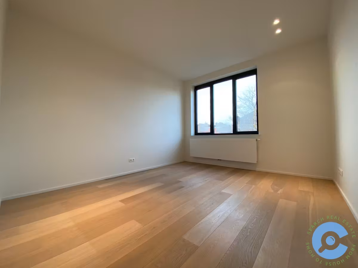 Spacious 2-bedroom apartment in a prime location - 9