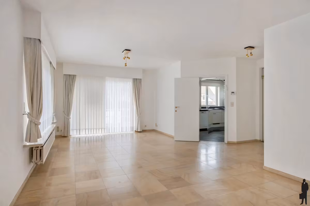 Ruim villa-appartement met 4 slaapkamers & garage - 5