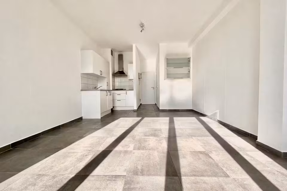 Ready-to-move-in studio with terrace - 8