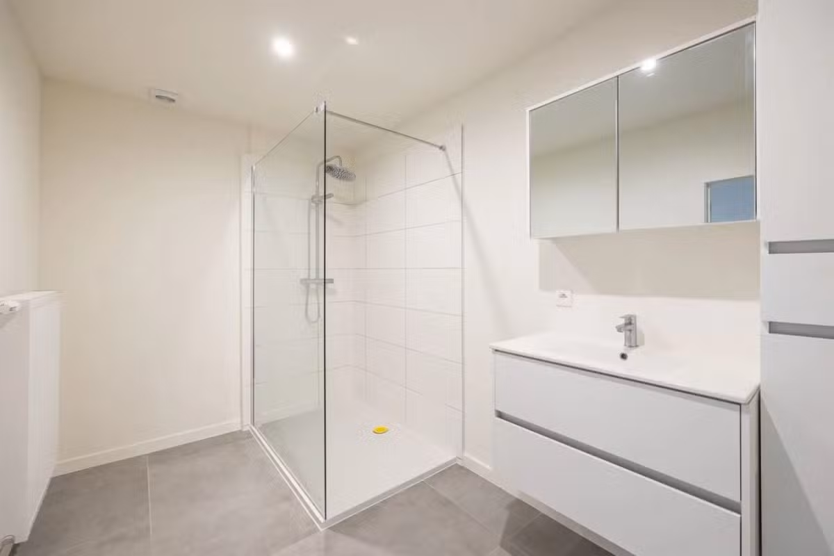 Appartement lumineux avec une chambre à coucher et terrasse - 6