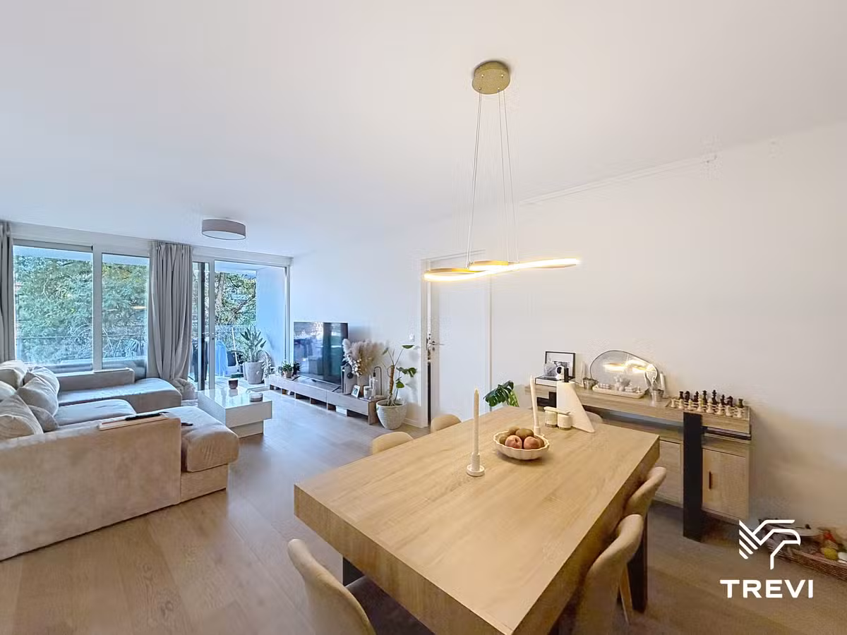 Lichtrijk appartement met twee slaapkamers en terras - 8