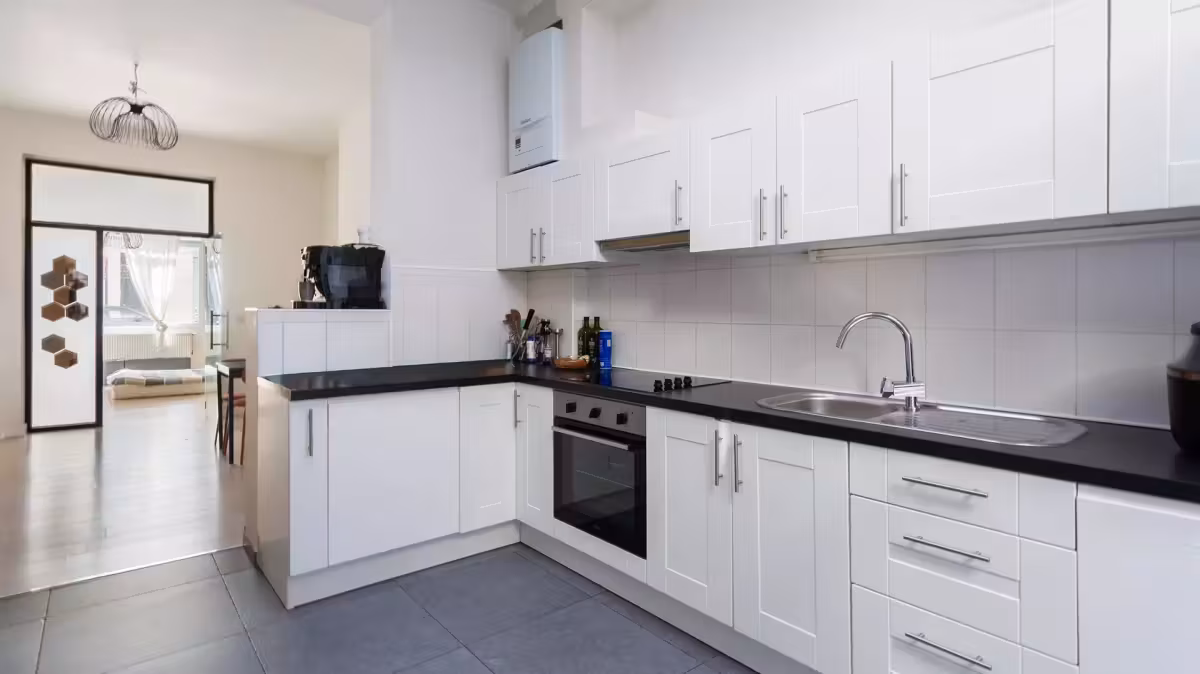 Ground-floor apartment with city courtyard - 11