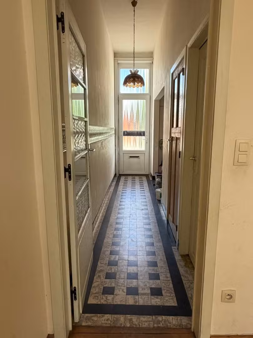 Ruime woning met stadstuintje in Sint-Amandsberg - 4