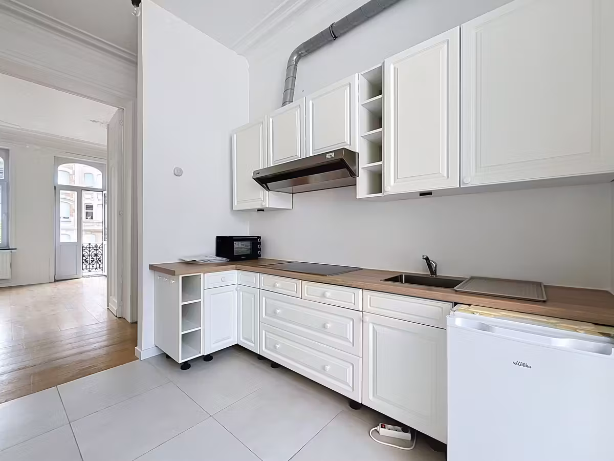 Lichtrijk appartement te huur met balkon in Schaarbeek - 12