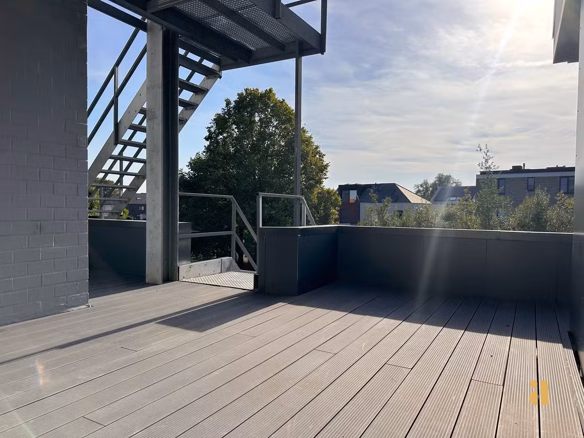 Appartement rénové avec terrasse ensoleillée - 20
