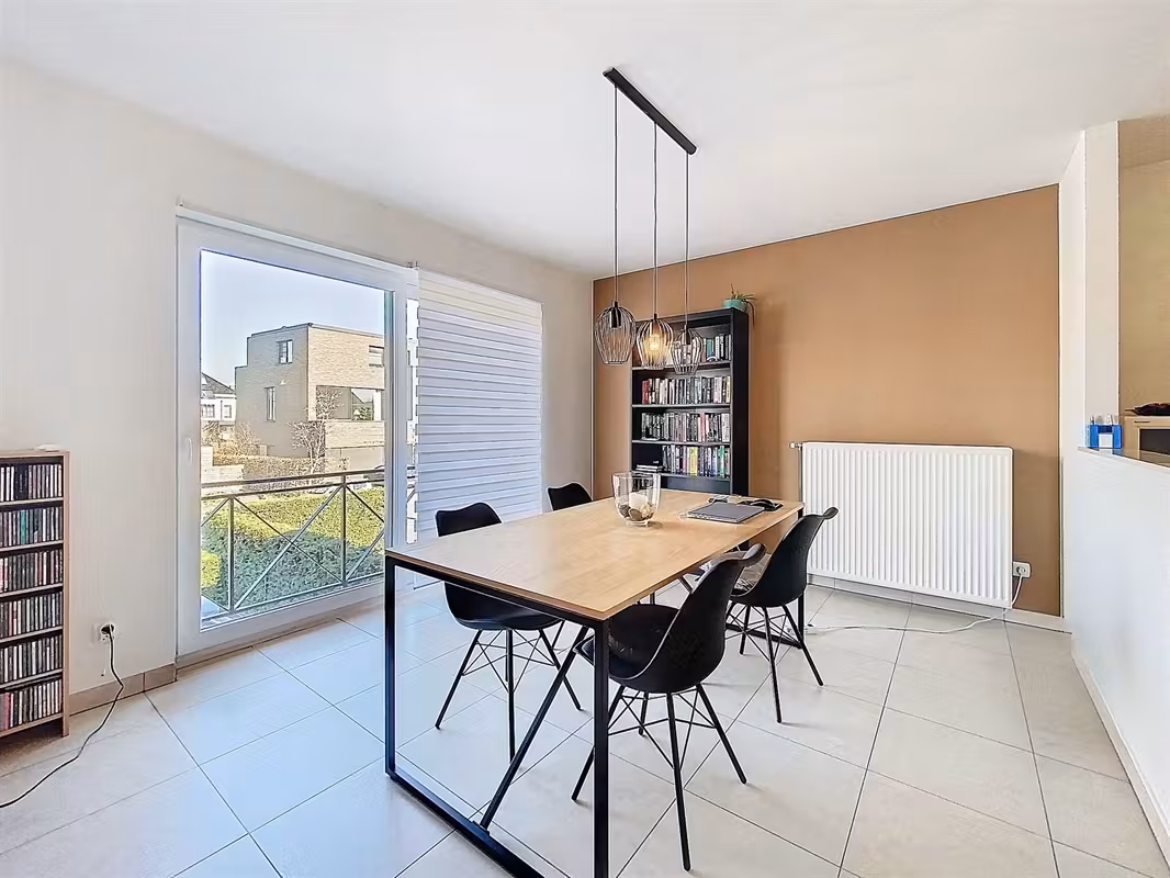 Energiezuinig 2-slaapkamer appartement met autostaanplaats te Sint-Amandsberg - 3