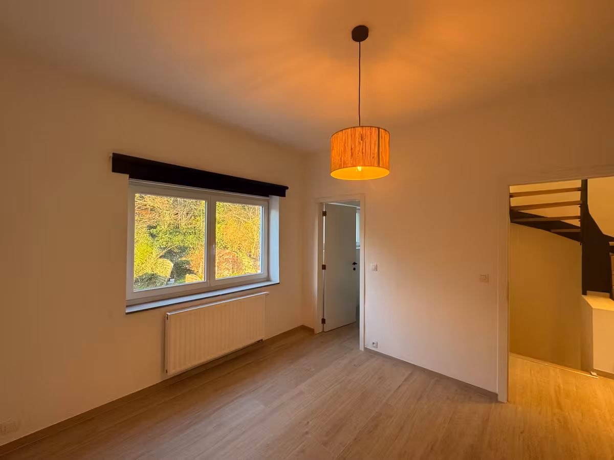 Gerenoveerde woning met 4 slaapkamers, tuin, garage & parking - 9