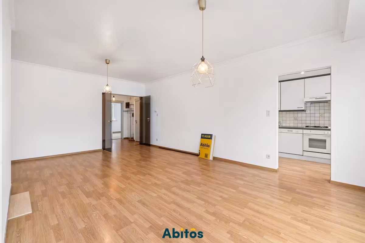 Appartement de deux chambres avec garage près de la Coupure