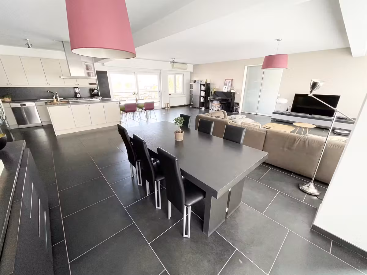 Ruim loft-appartement met 3 slaapkamers en terras - 8