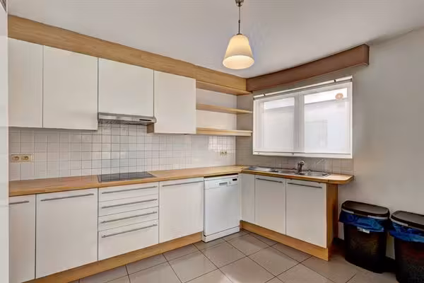 Instapklaar appartement met zonnig terras op toplocatie in Wilrijk - 6