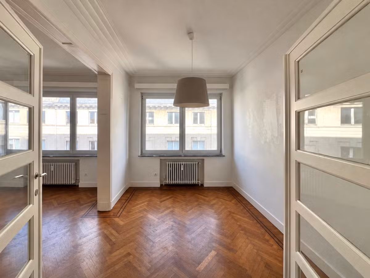 Lichtrijk appartement met twee slaapkamers in Sint-Gillis - 7