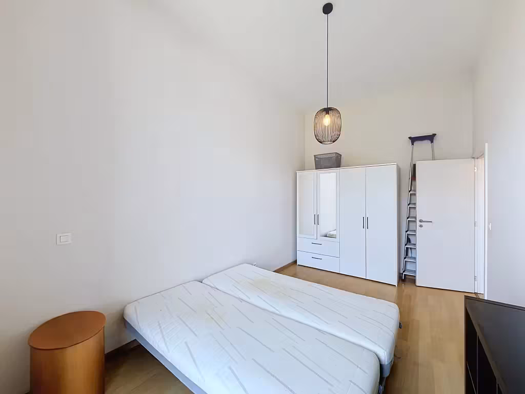 Appartement te huur in Sint-Jans-Molenbeek met terras en parking - 4