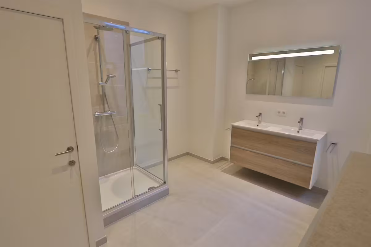 Ruime triplex flat in de Troonwijk - 15