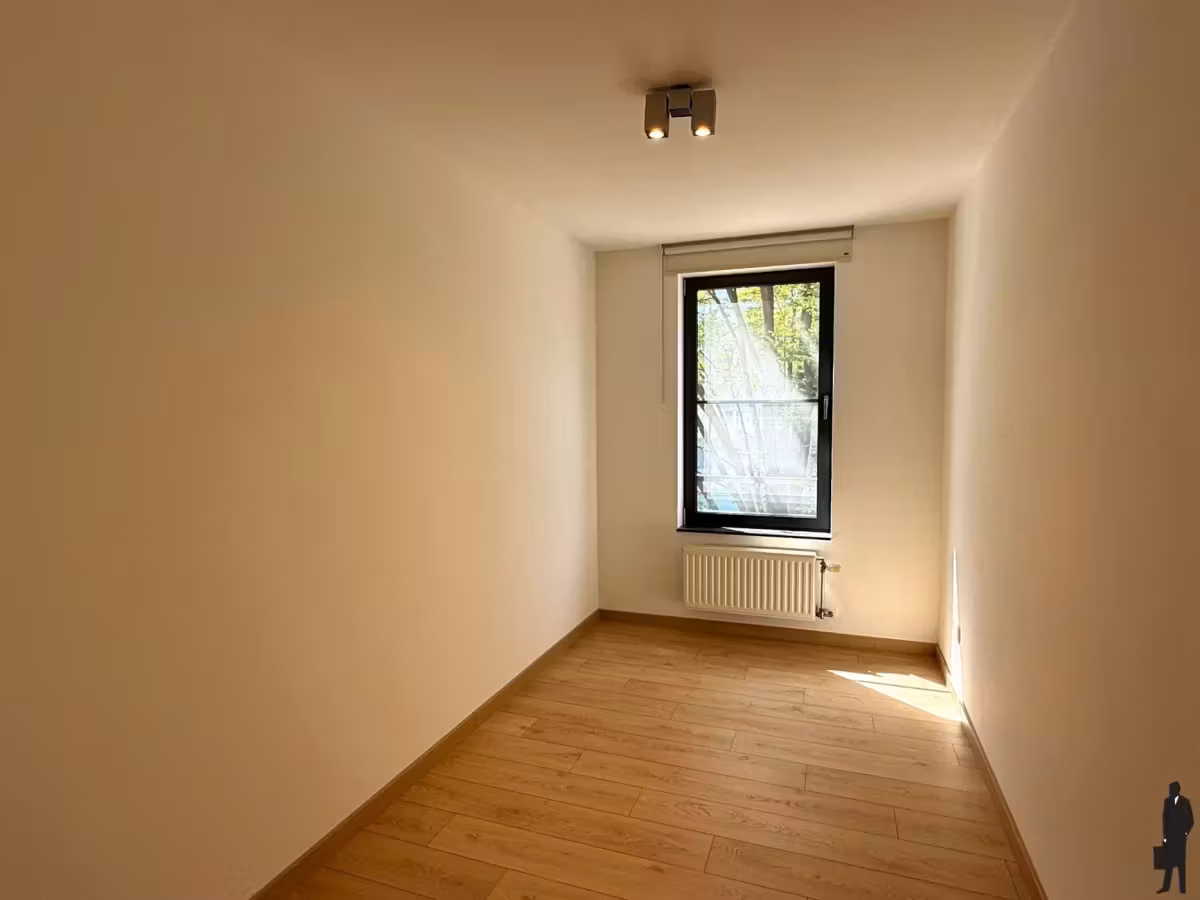 Instapklaar en lichtrijk 3-slaapkamer appartement met terras - 8