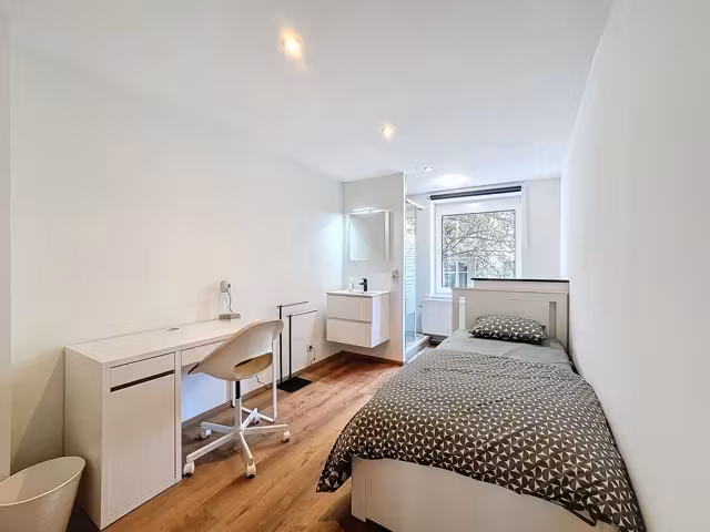 Studentenflat in Saint-Gilles met XXL terras - 4